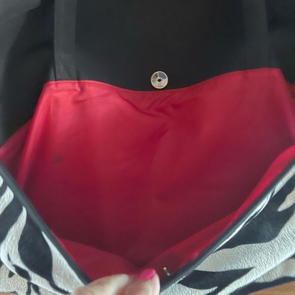 Zebra fur trim 18 inch tote bag - Picture 4 of 6